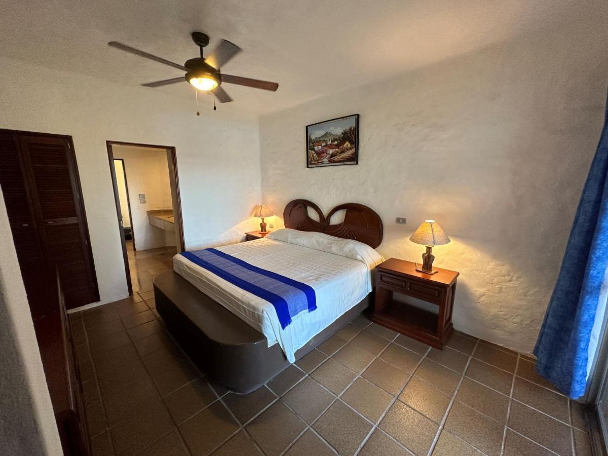 Hotel Quijote Inn Mazatlan Exterior photo