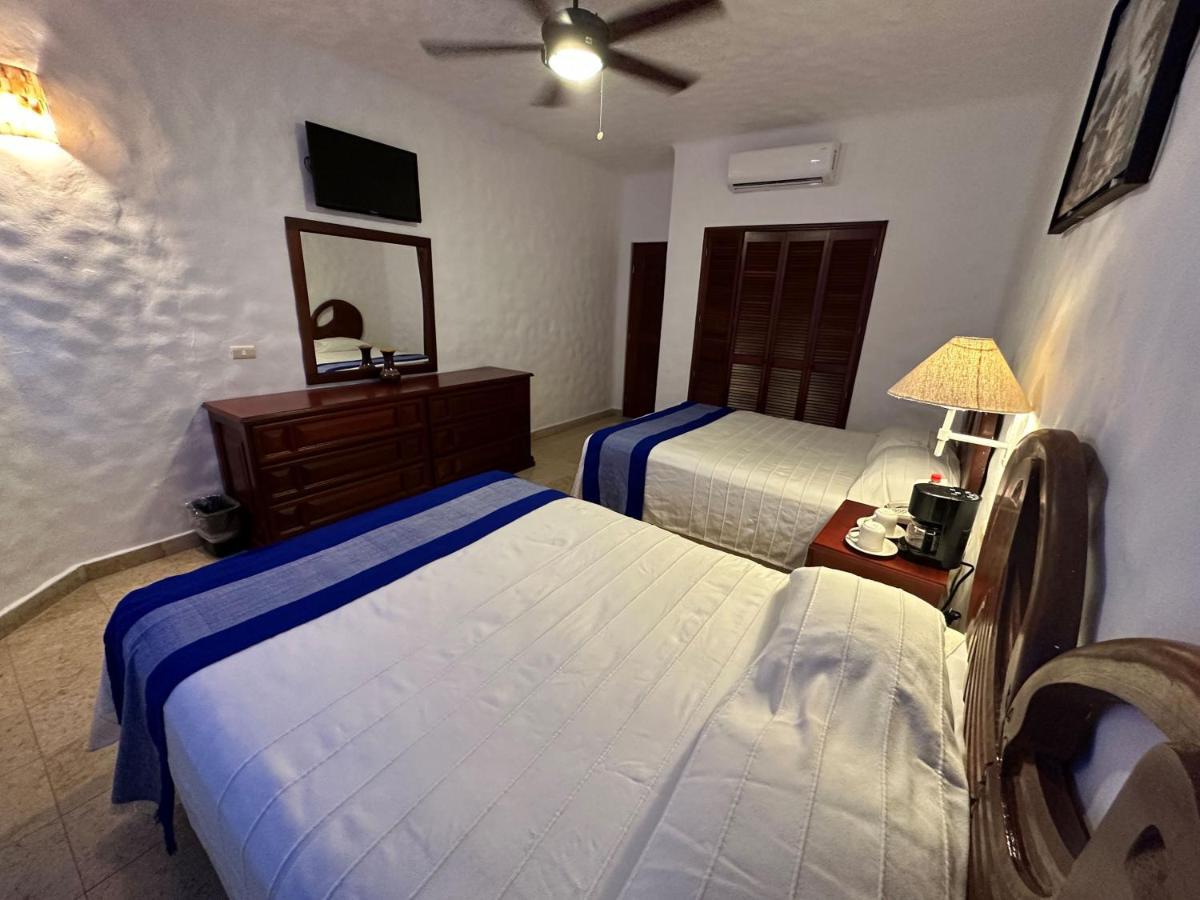 Hotel Quijote Inn Mazatlan Exterior photo