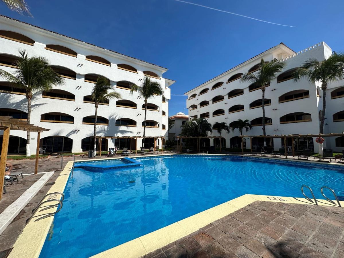 Hotel Quijote Inn Mazatlan Exterior photo