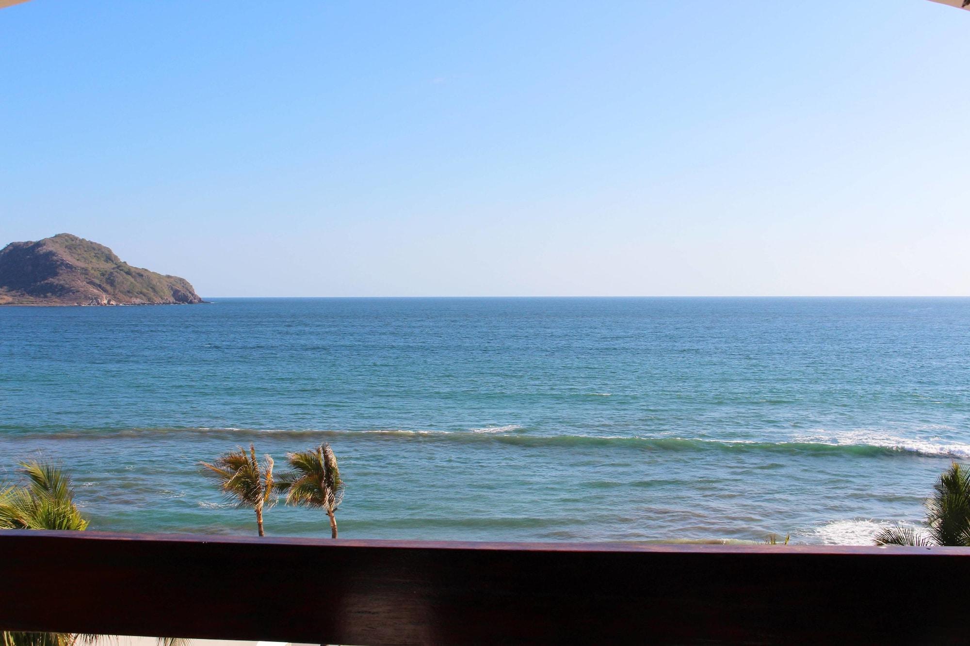 Hotel Quijote Inn Mazatlan Exterior photo